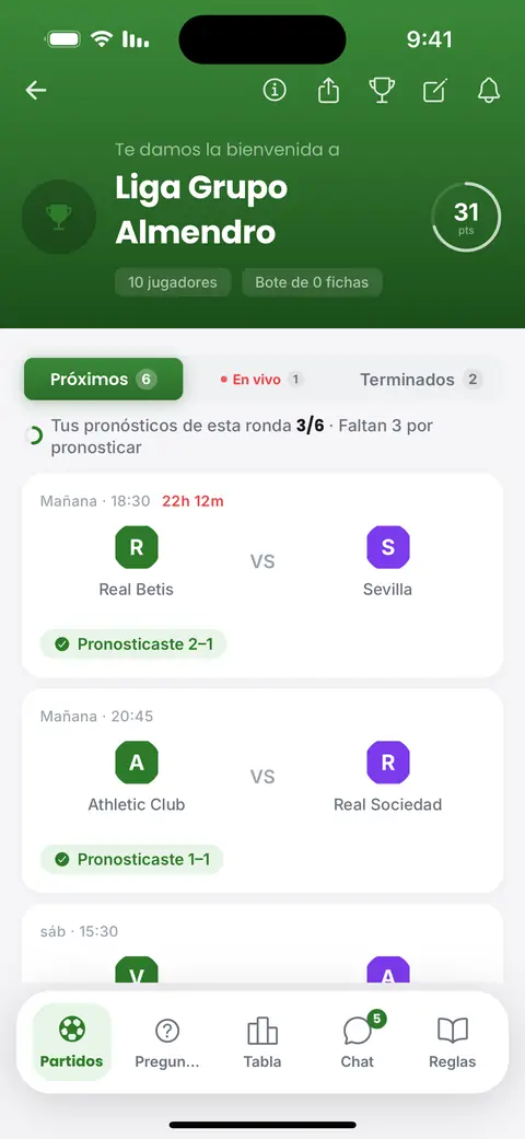 La pantalla de pronósticos en la app: los partidos de esta semana, cada uno marcado cuando ya tiene pronóstico