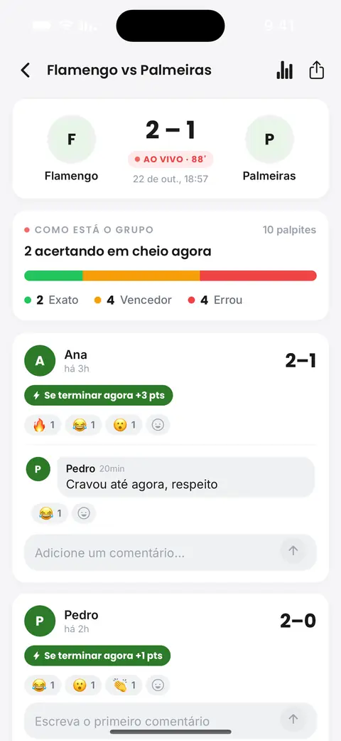 Uma tela de jogo ao vivo no app: o placar, quem da liga cravou e as reações dos colegas