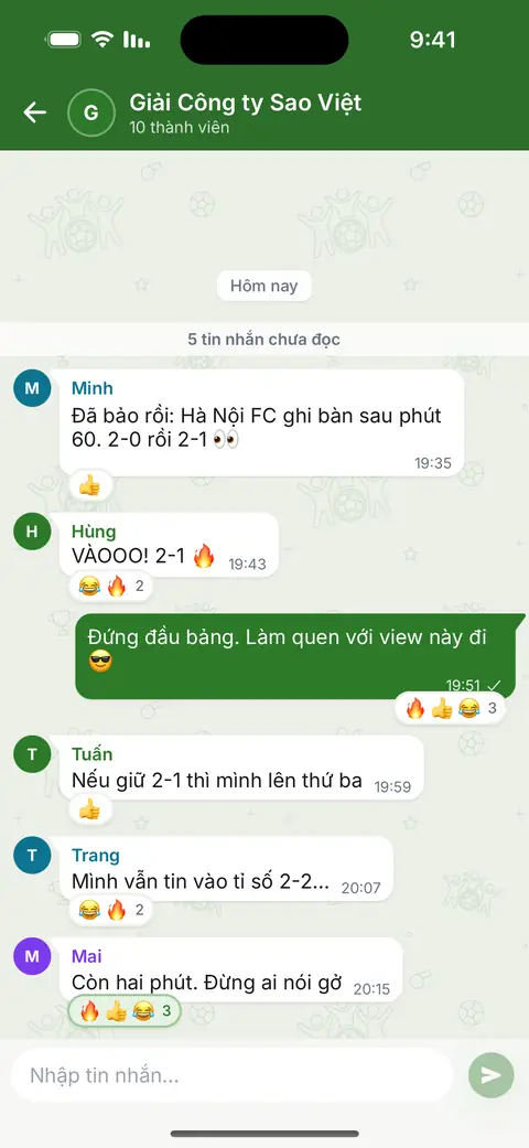Phần chat của giải trong ứng dụng: tin nhắn, trả lời và emoji về các dự đoán và kết quả